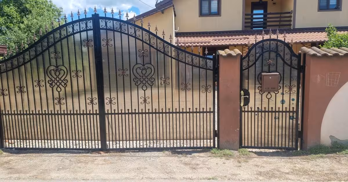 Casă individuală de vânzare cu 6 camere în Braniștea