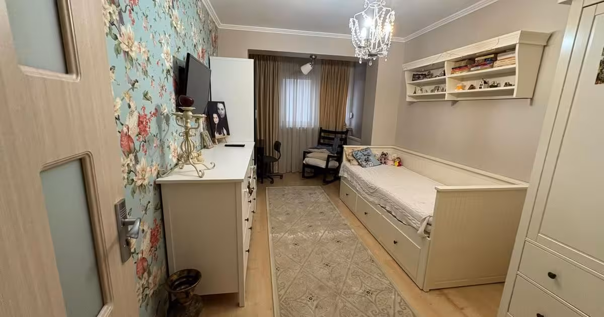 Apartament de vânzare cu 4 camere, mobilat în zona Balada, Constanța