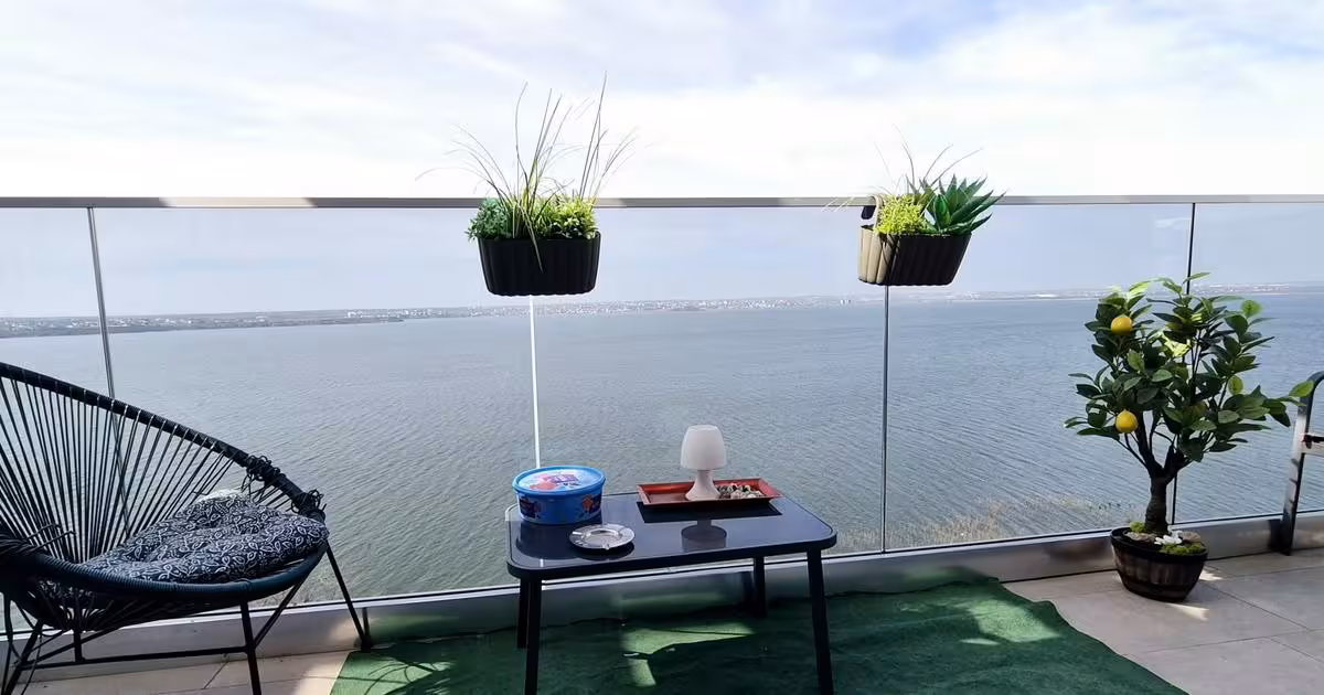 Apartament de vânzare cu 3 camere, mobilat în Mamaia