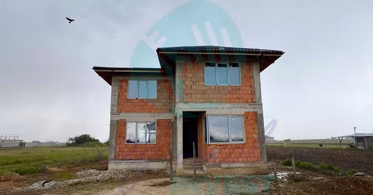 Casă individuală de vânzare cu 5 camere în Dobreni