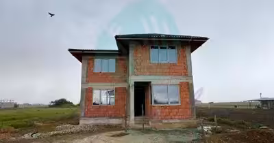 Casă Dobreni