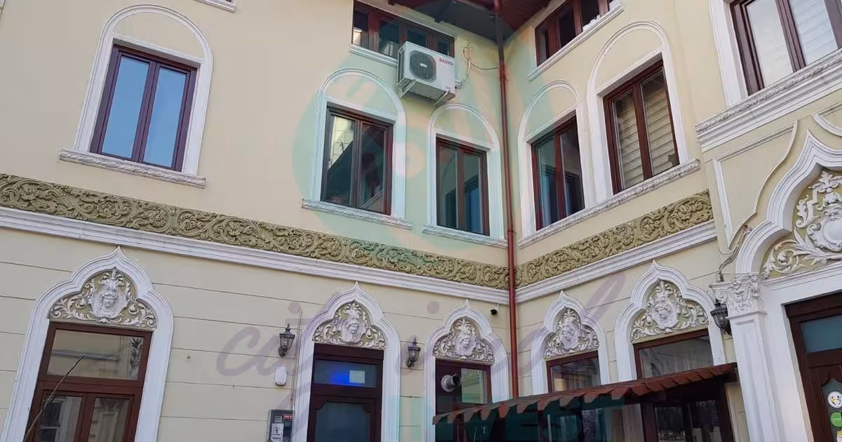 Casă individuală de vânzare cu 7 camere, mobilată în zona Unirii, Sector 3