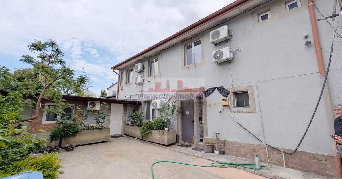 Casă individuală de vânzare cu 6 camere în zona Lacul Tei, Sector 2