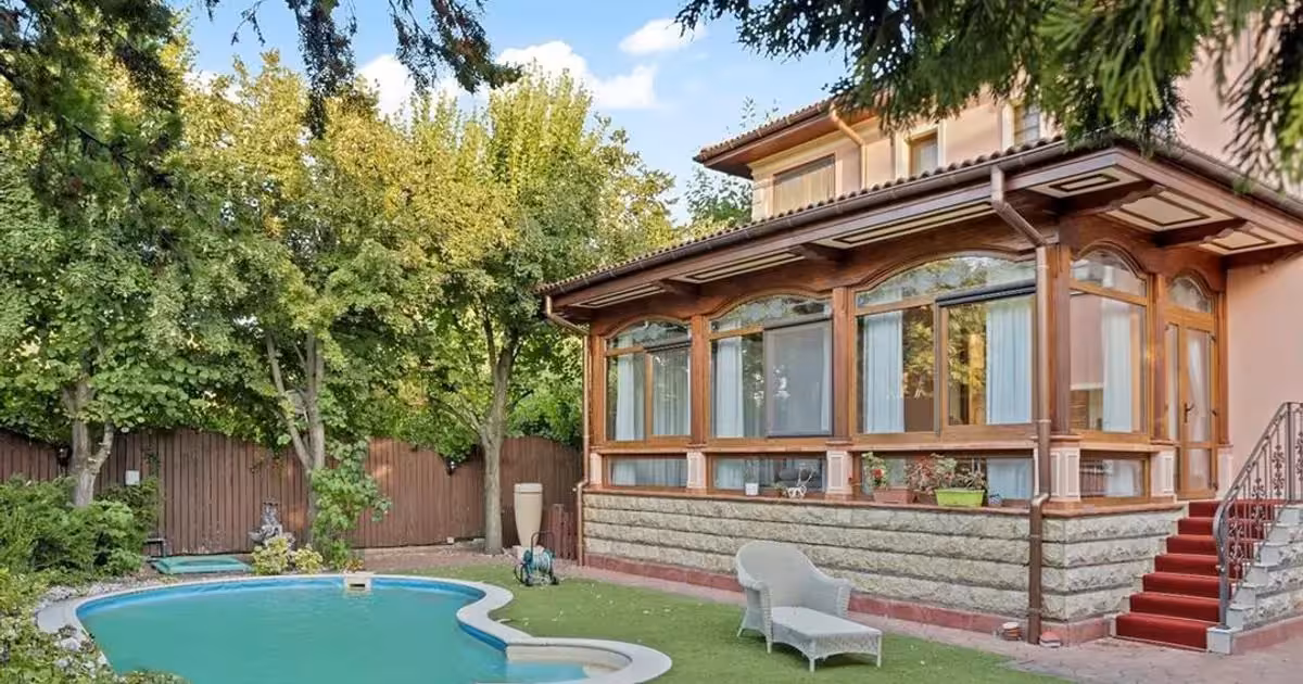 Casă individuală de vânzare cu 6 camere în zona Iancu Nicolae, Sector 1