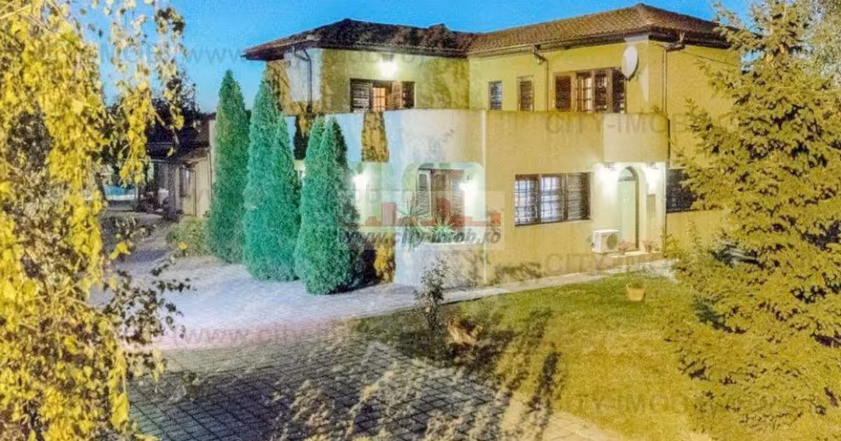 Casă individuală de vânzare cu 8 camere în Ghermănești