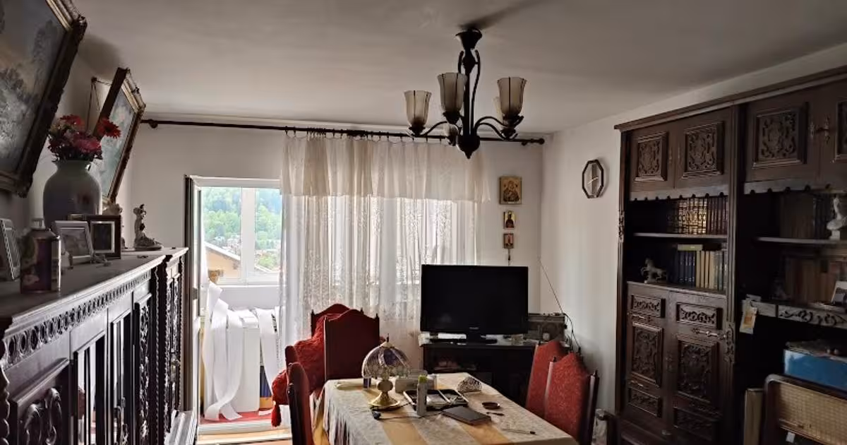 Apartament de vânzare cu 3 camere în Bușteni