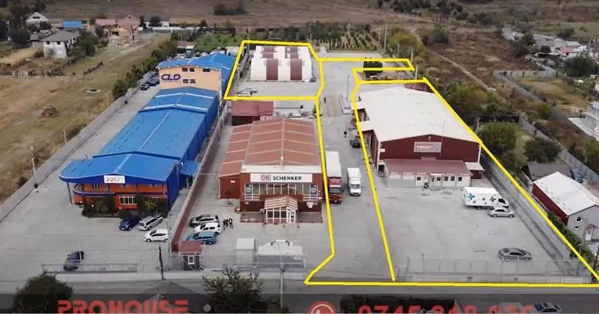 Spațiu industrial de vânzare de 1,641 mp, în zona Izvoare, Bacău