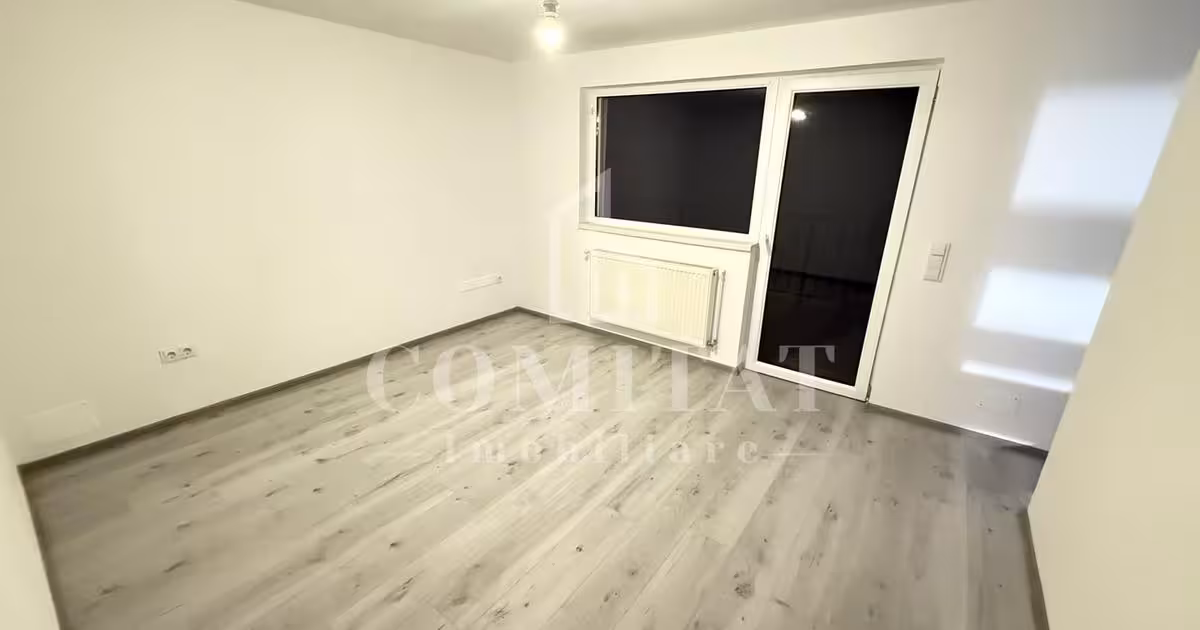 Casă de vânzare cu 4 camere, mobilată în Florești
