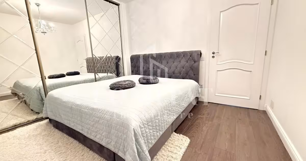 Apartament de vânzare cu 3 camere, mobilat în Florești