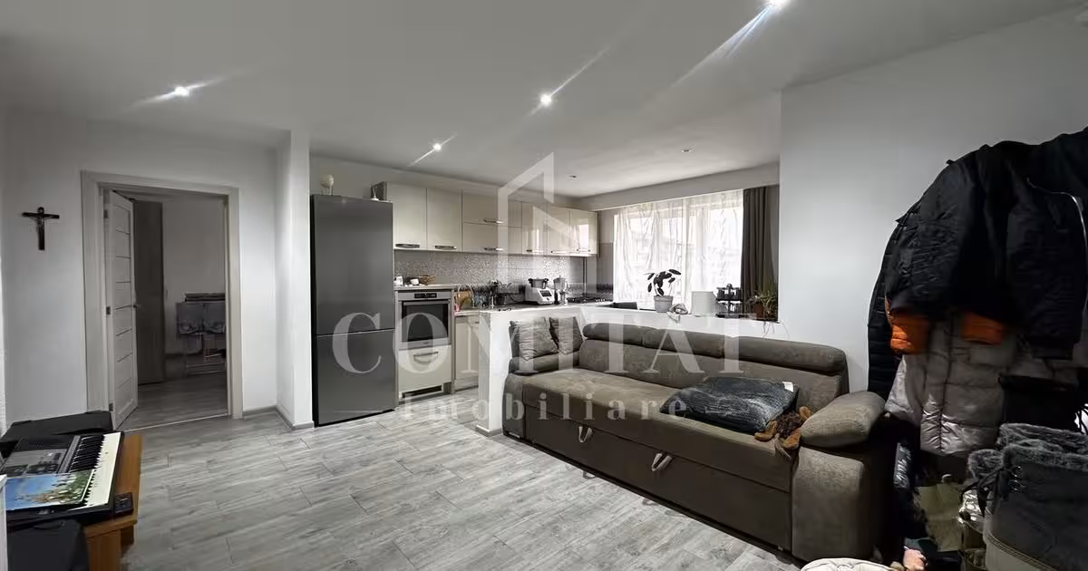 Apartament de vânzare cu 3 camere, mobilat în Florești