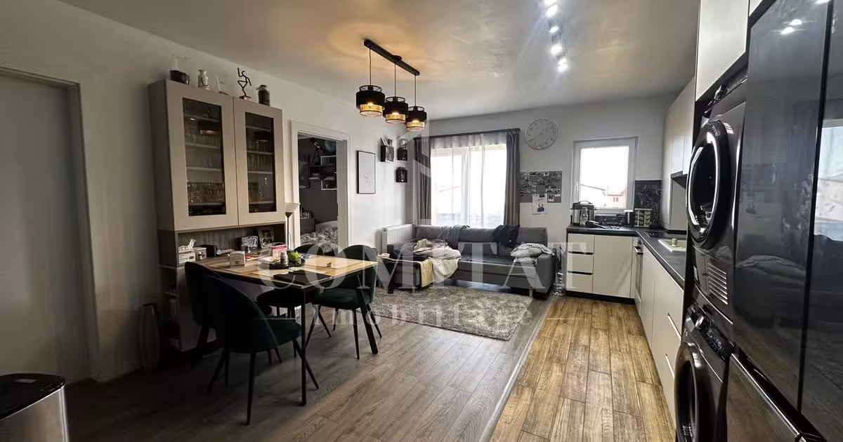 Apartament de vânzare cu 3 camere, mobilat în Florești