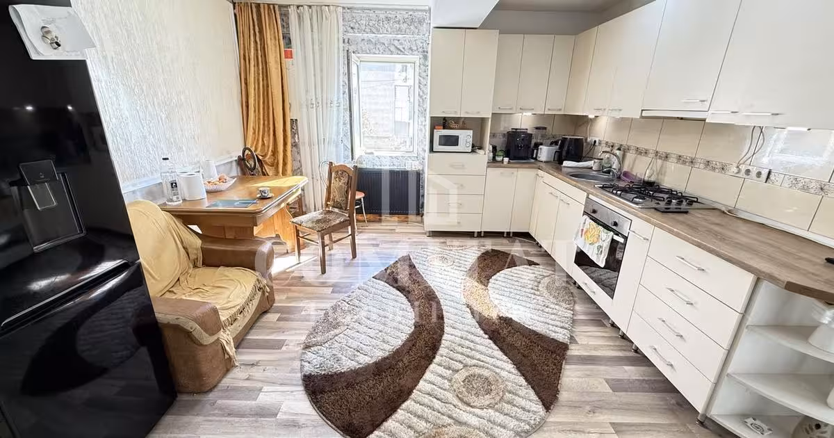 Apartament de vânzare cu 3 camere, mobilat în Baciu