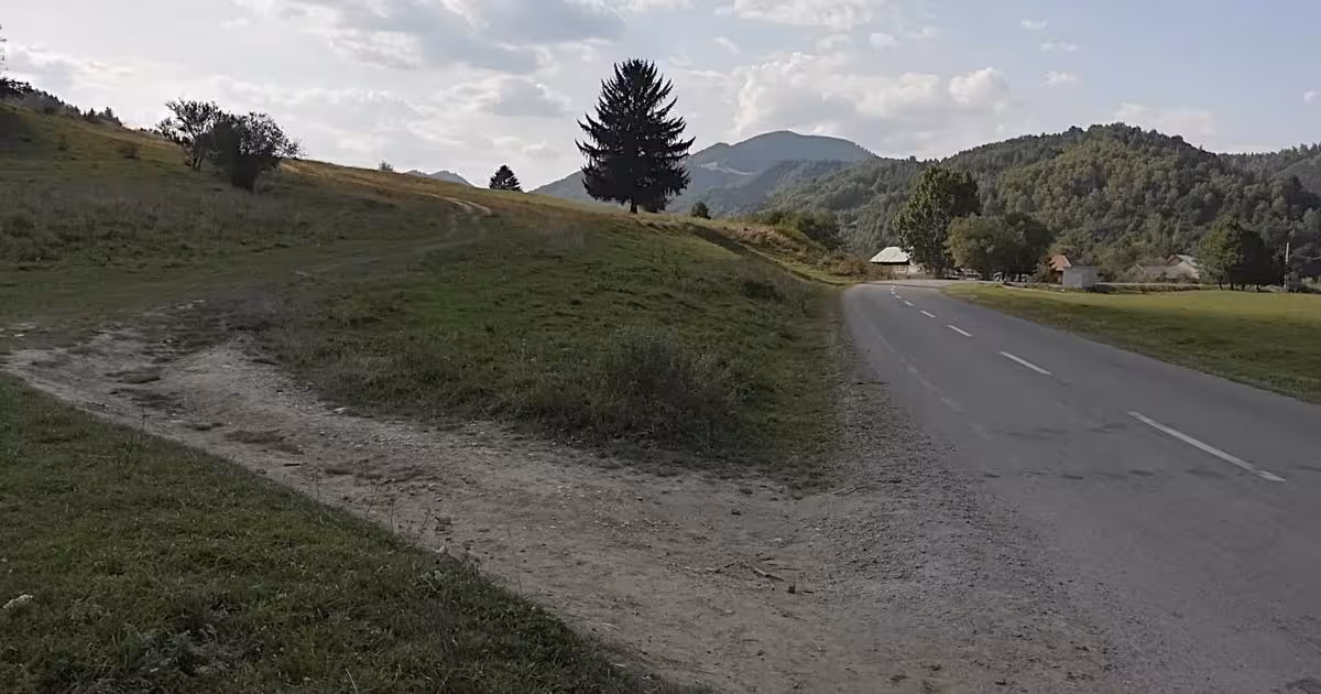 Teren intravilan de vânzare de 4880 mp, în Zărnești