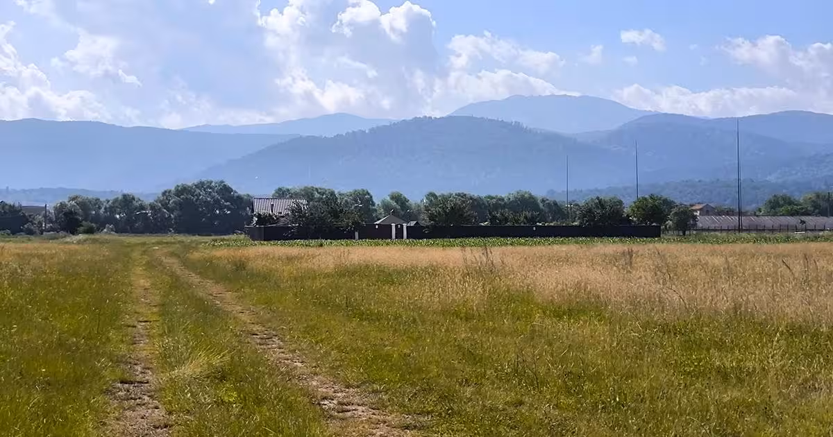 Teren Construcții intravilan de vânzare de 587 mp, în Cristian