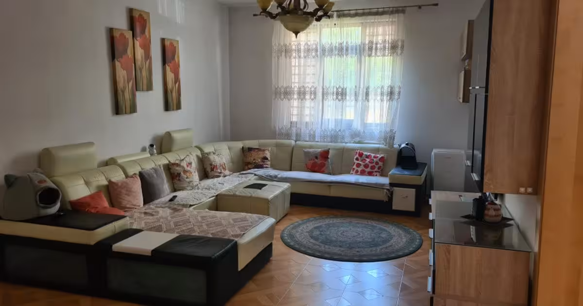 Casă individuală de vânzare cu 5 camere în zona Central, Piatra-Neamț