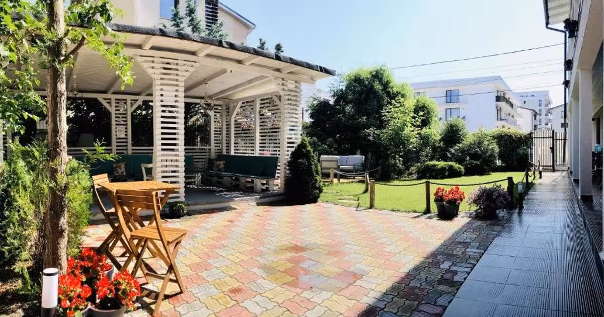 Hotel/Pensiune de vânzare 500 mp în Mamaia-Sat