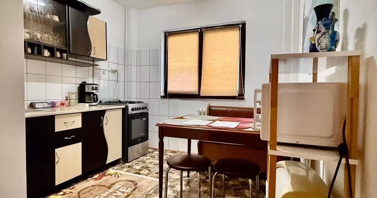 Apartament de vânzare cu 3 camere, mobilat în zona Tineretului, Sector 4