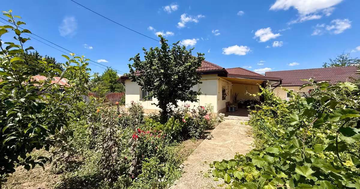 Casă individuală de vânzare cu 3 camere în Dor Mărunt