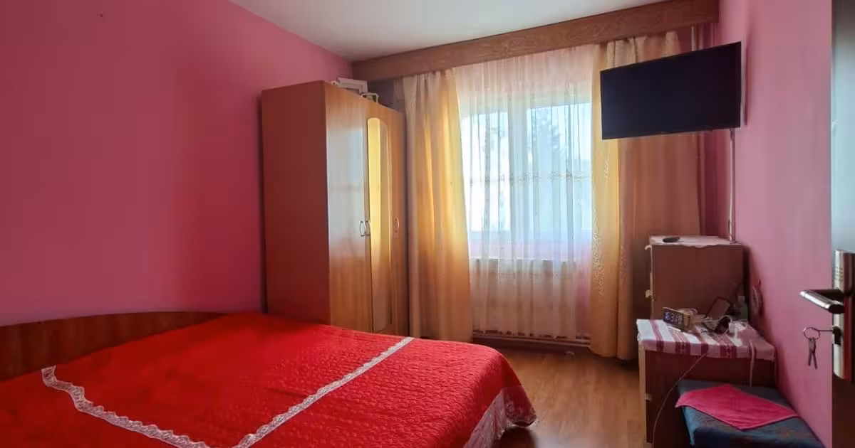 Apartament de vânzare cu 3 camere, mobilat în zona Orizont, Bacău