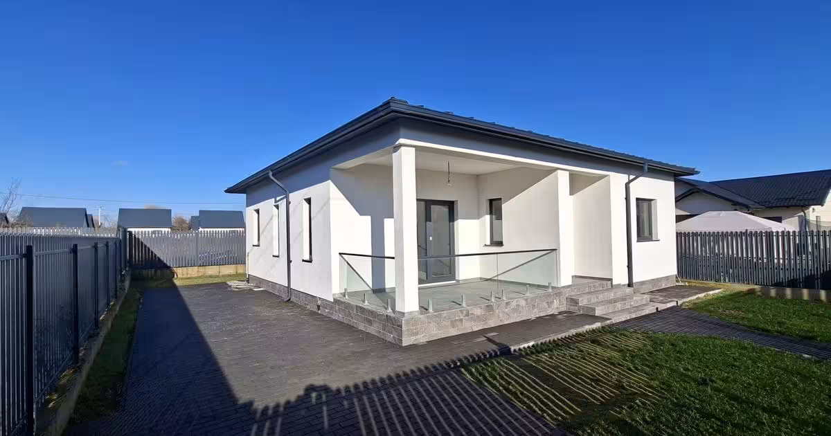 Casă individuală de vânzare cu 3 camere în zona Exterior Nord, Bacău