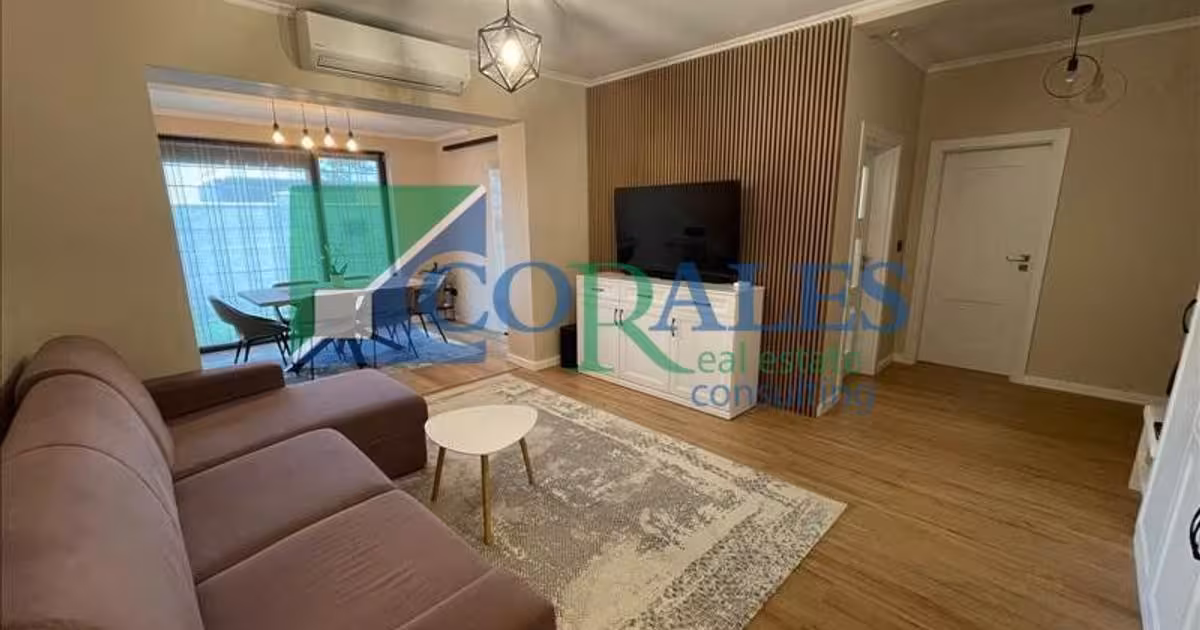 Casă individuală de vânzare cu 8 camere, mobilată în Dumbrăvița