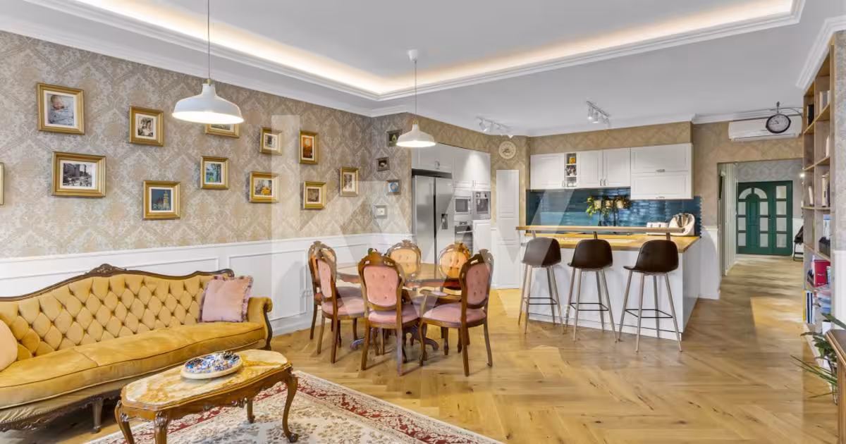 Apartament de vânzare cu 4 camere, mobilat în zona Centrul Istoric, Brașov