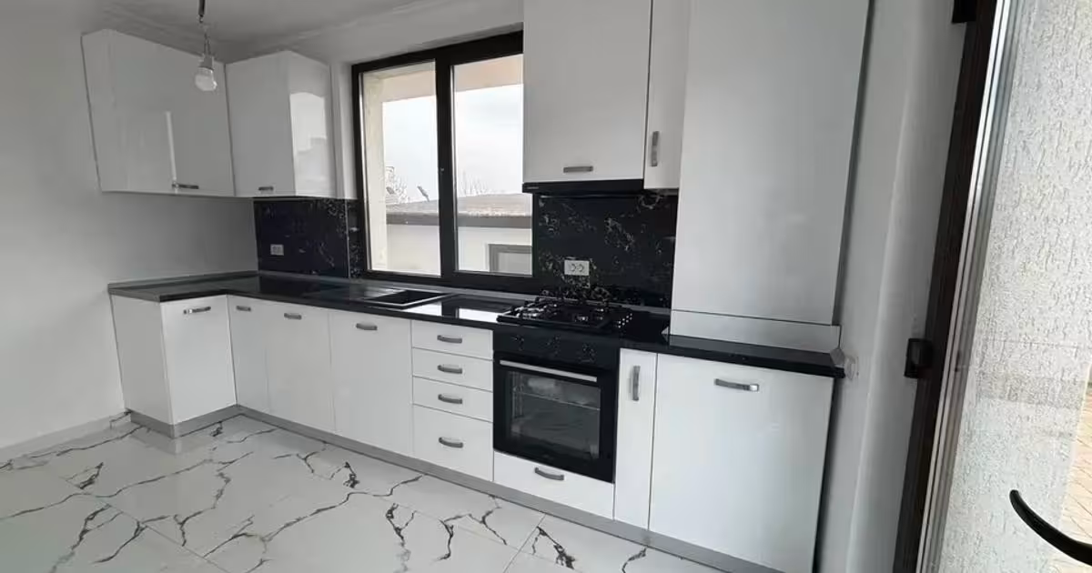 Casă de vânzare cu 4 camere în Buftea