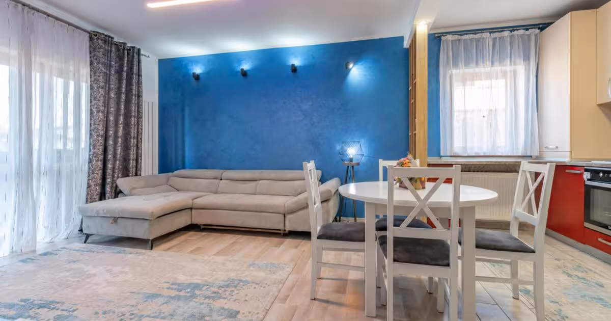 Apartament de vânzare cu 3 camere, mobilat în Sânpetru