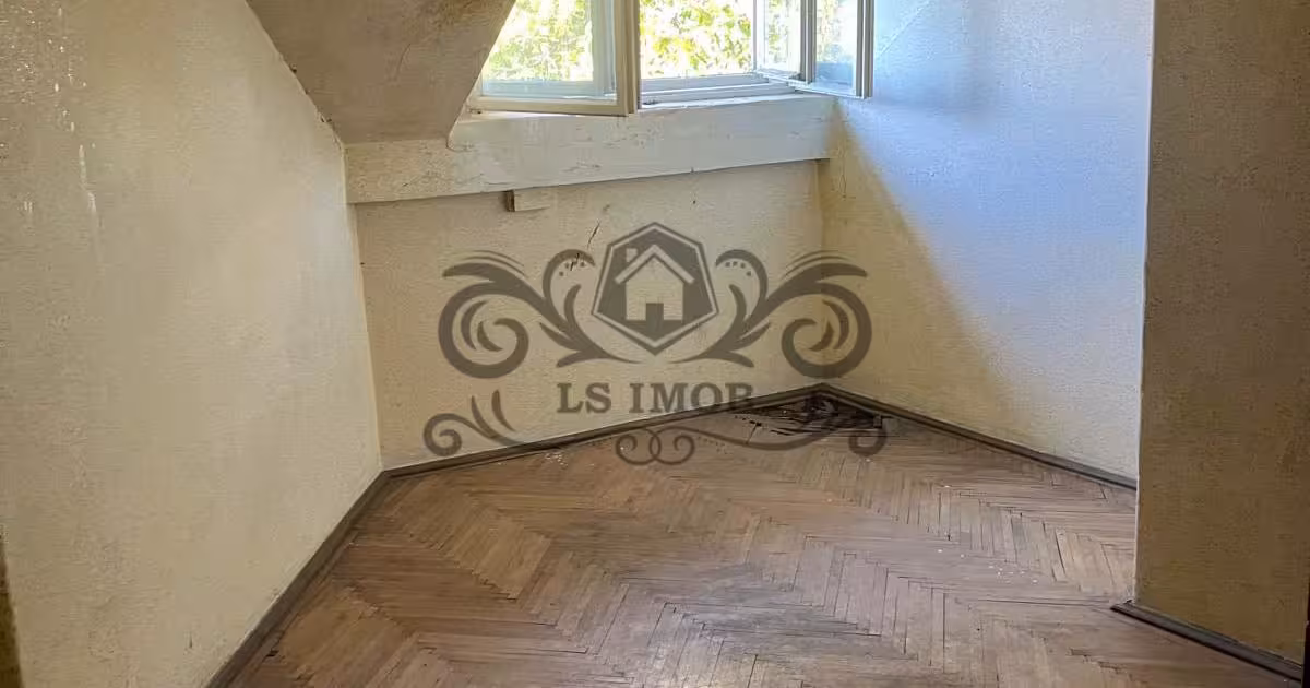 Apartament de vânzare cu 4 camere în zona Blumăna, Brașov