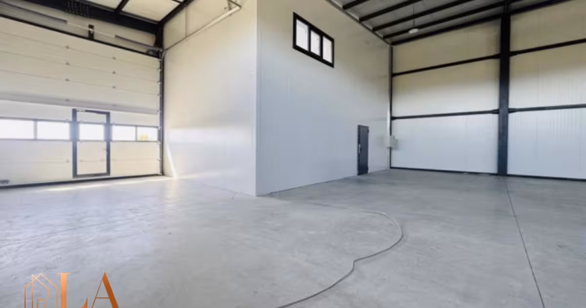 Spațiu industrial de vânzare de 550.00 mp, în Domnești
