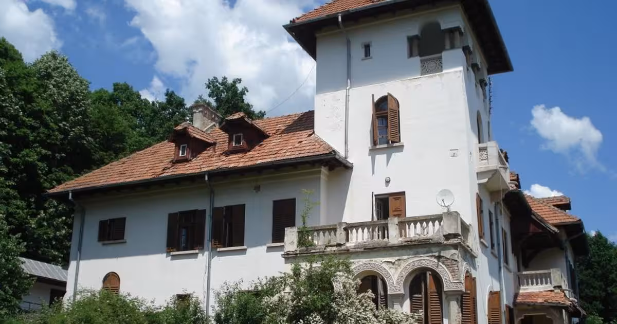 Casă individuală de vânzare cu 25 camere în Micești