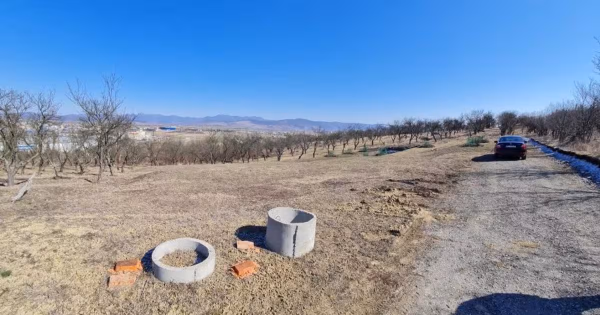 Teren Construcții intravilan de vânzare de 1400 mp, în zona 700, Deva