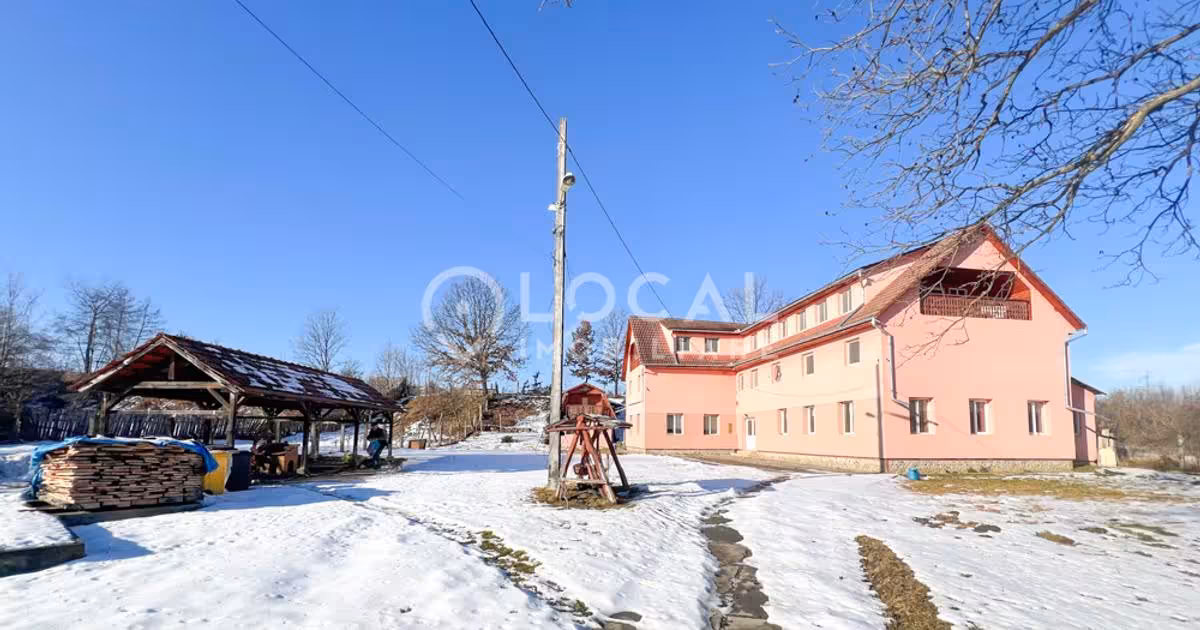 Hotel/Pensiune de vânzare în Arpașu de Sus