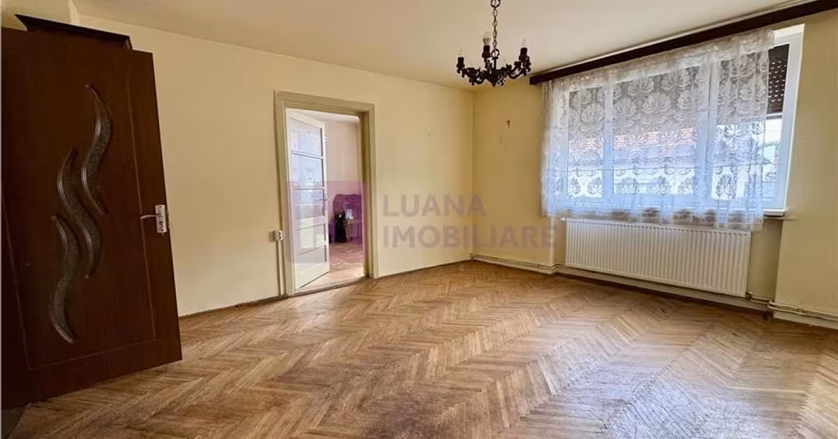 Casă individuală de vânzare cu 4 camere în zona Lazaret, Sibiu
