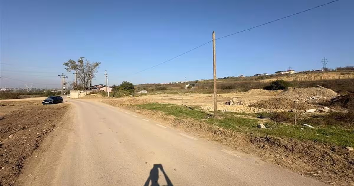 Teren Construcții intravilan de vânzare de 3001 mp, în Uricani