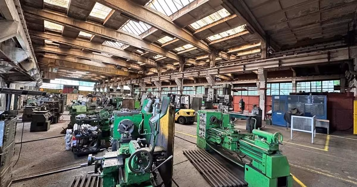 Spațiu industrial de vânzare de 5,132 mp, în zona Industrială, Vaslui