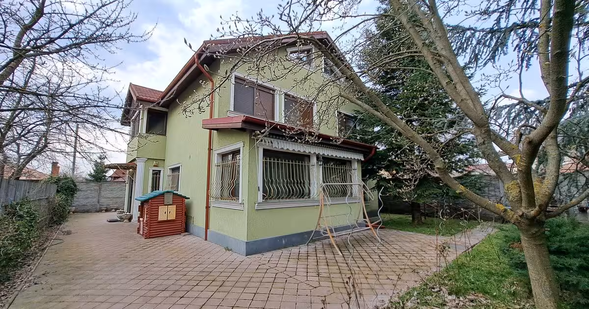 Casă individuală de vânzare cu 5 camere în Otopeni