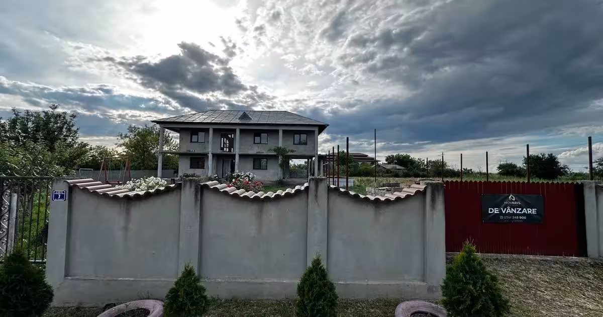 Casă individuală de vânzare cu 6 camere, mobilată în Nănești
