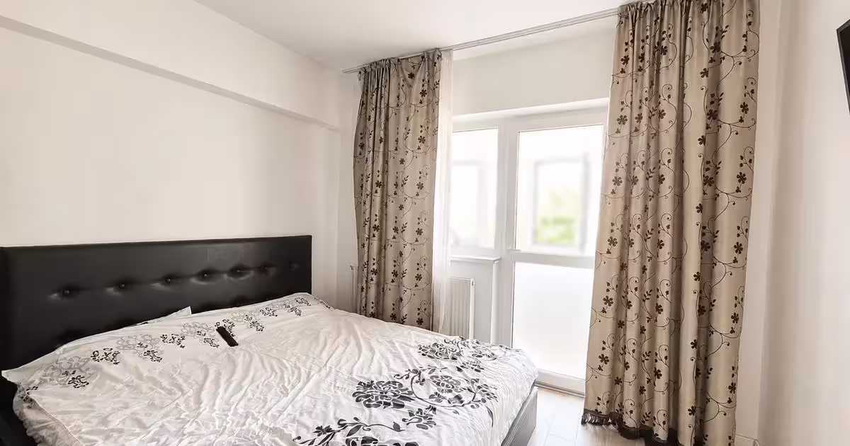 Apartament de vânzare cu 3 camere în zona Dorobanți, Brăila