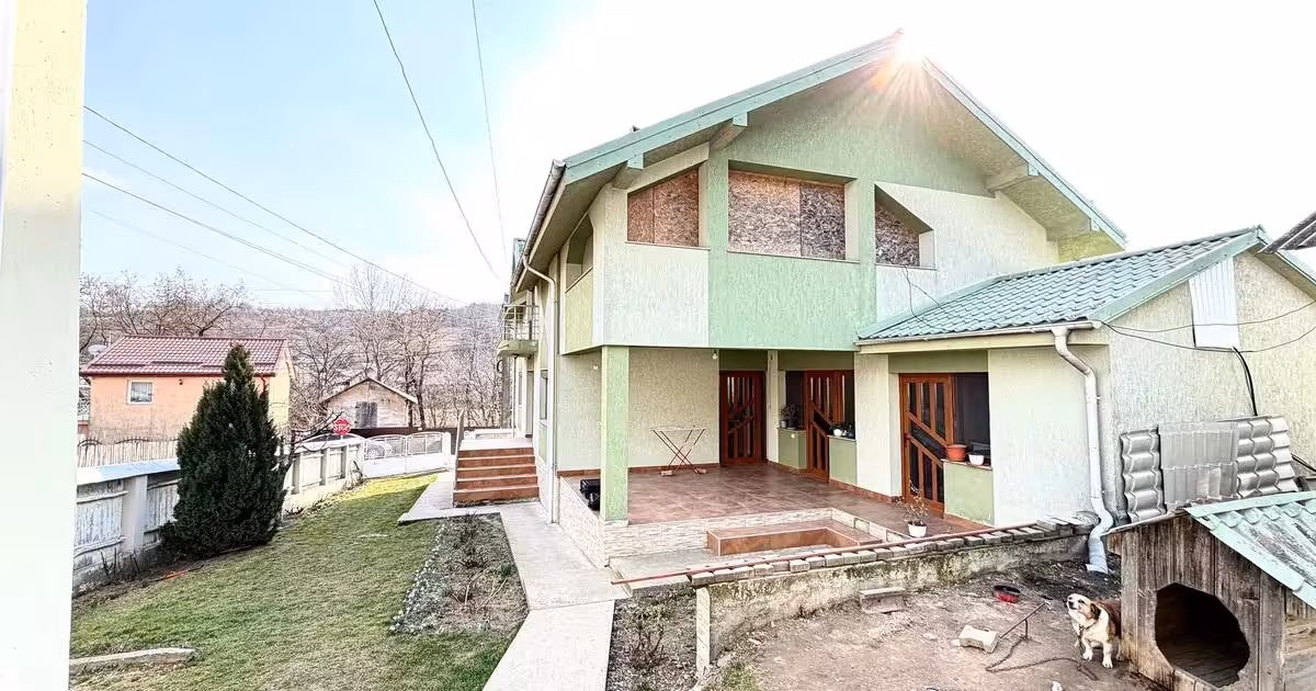 Casă individuală de vânzare cu 5 camere în Sascut