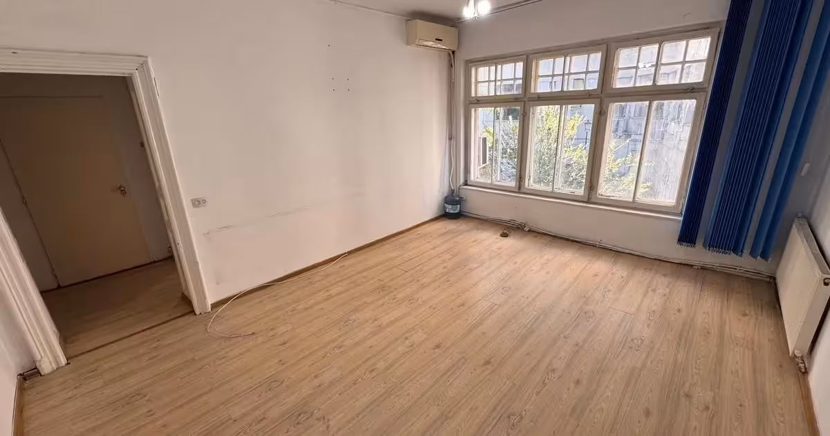 Apartament de vânzare cu 4 camere în zona P-ța Unirii, Sector 3