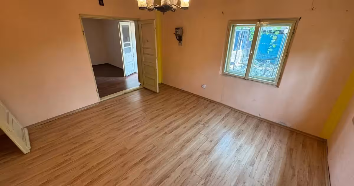 Casă individuală de vânzare cu 4 camere în zona Rahova, Sector 5