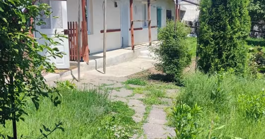 Casă Davideni