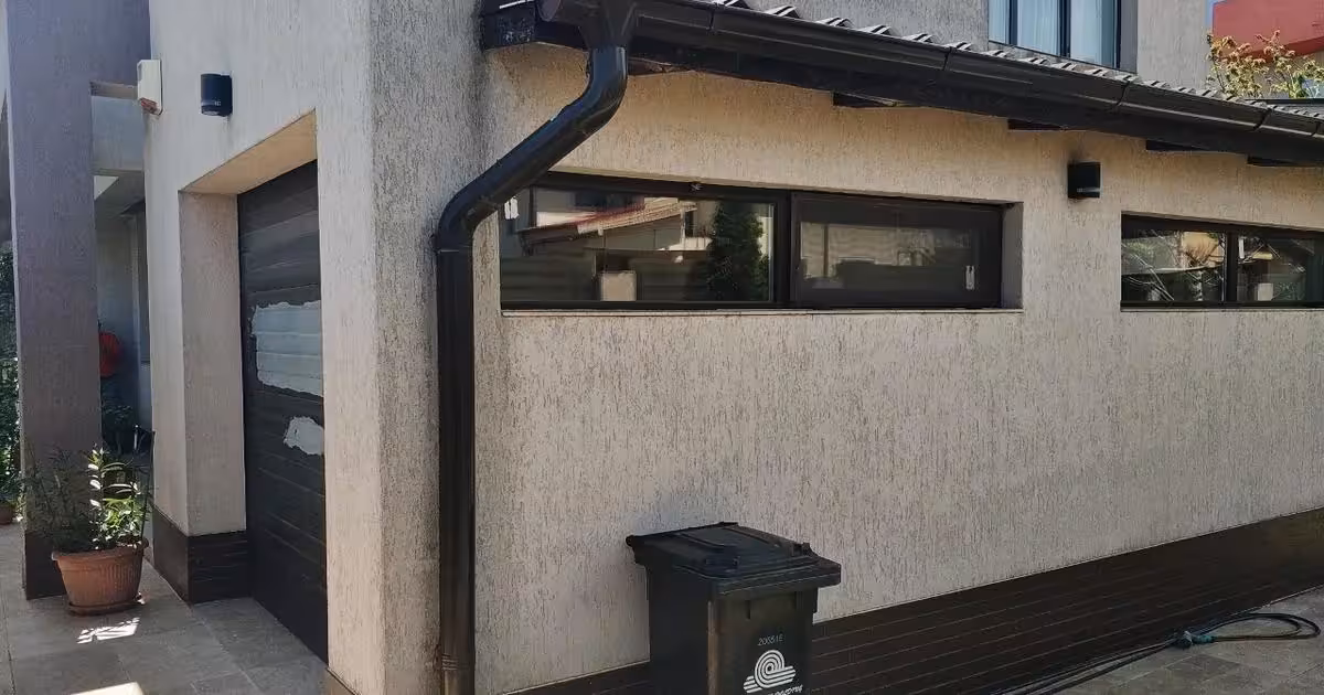 Casă de vânzare cu 4 camere în zona Km 5, Constanța