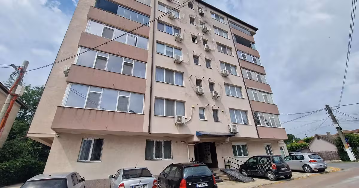 Apartament de vânzare cu 3 camere în Ovidiu