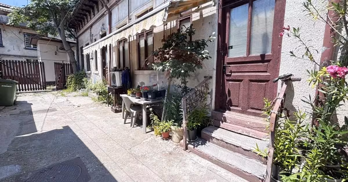 Casă de vânzare cu 2 camere în zona Polonă, Sector 1