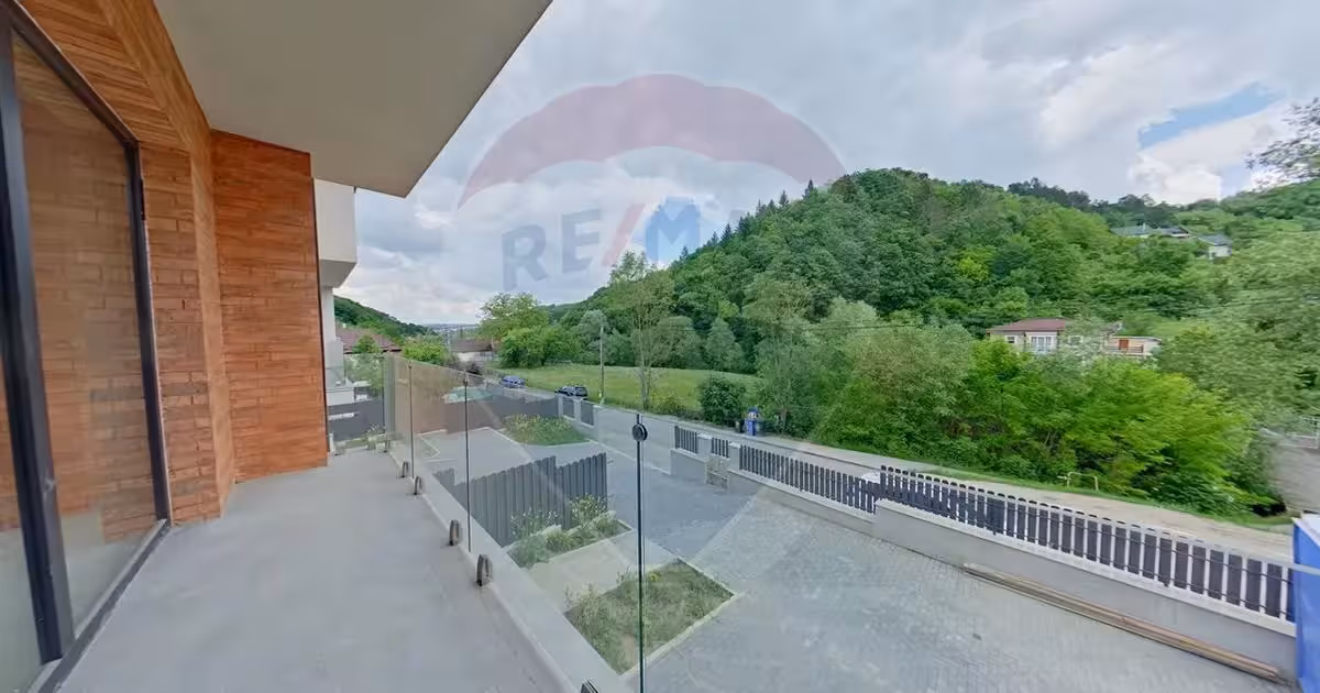 Duplex de vânzare cu 4 camere în Florești
