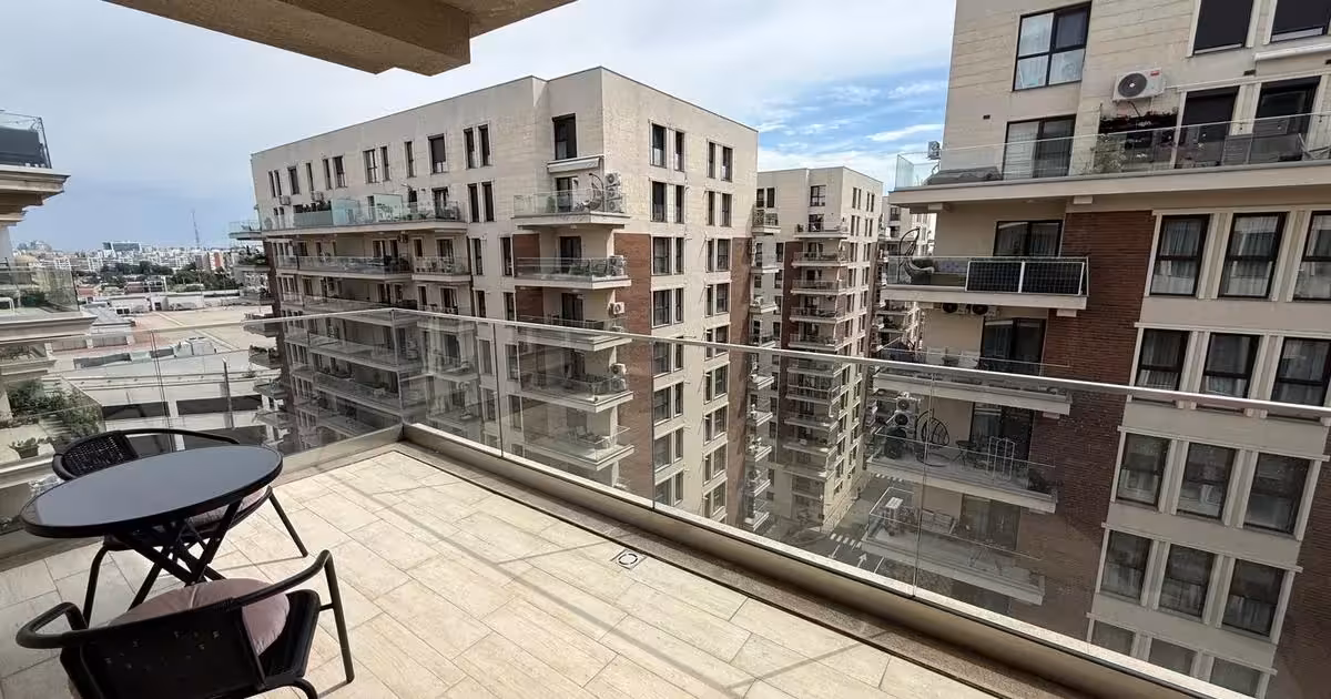 Apartament de vânzare cu 4 camere în zona Drumul Taberei, Sector 6