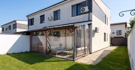 Apartament Exterior Est