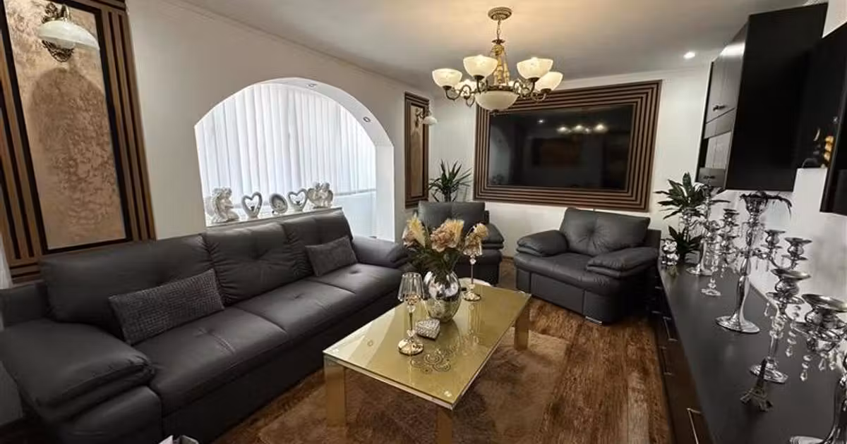 Apartament de vânzare cu 3 camere în zona Moroasa 2, Reșița